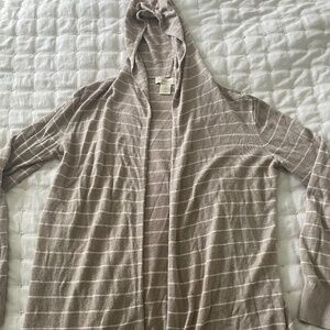 women's top w/ hood